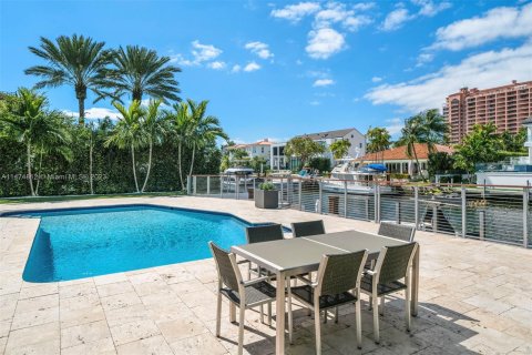Villa ou maison à vendre à Coral Gables, Floride: 5 chambres, 613.71 m2 № 785131 - photo 24