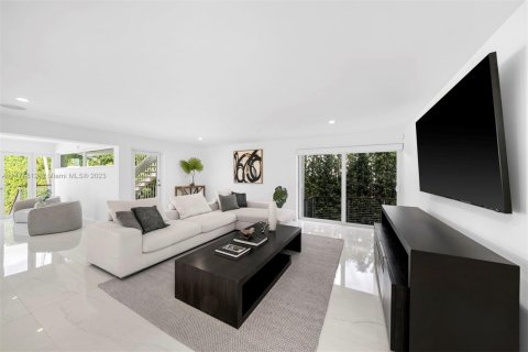 Casa en venta en Coral Gables, Florida, 5 dormitorios, 613.71 m2 № 785131 - foto 12