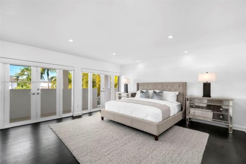 Casa en venta en Coral Gables, Florida, 5 dormitorios, 613.71 m2 № 785131 - foto 15