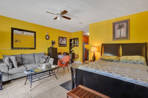 Condominio en venta en Plantation, Florida, 1 dormitorio, 38.65 m2 № 1333558 - foto 1