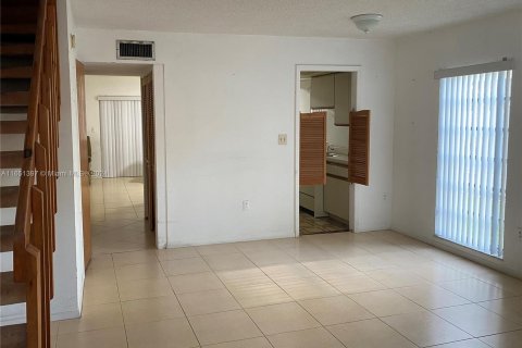 Touwnhouse à vendre à Miami, Floride: 3 chambres, 129.04 m2 № 1333557 - photo 6