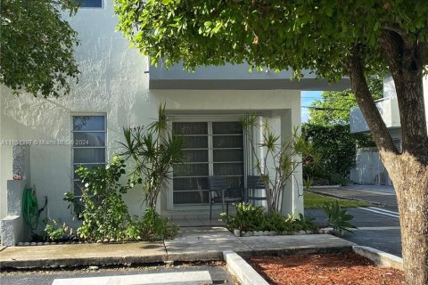 Adosado en venta en Miami, Florida, 3 dormitorios, 129.04 m2 № 1333557 - foto 3