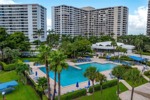 Copropriété à vendre à Hallandale Beach, Floride: 2 chambres, 118.91 m2 № 1333462 - photo 14