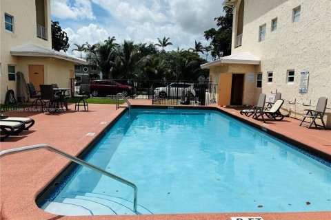 Condo in Coral Springs, Florida, 2 bedrooms  № 1333559 - photo 21