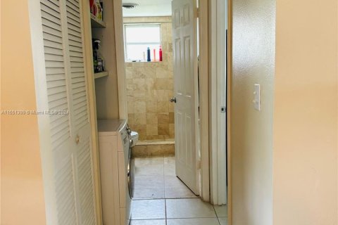 Condo in Coral Springs, Florida, 2 bedrooms  № 1333559 - photo 14