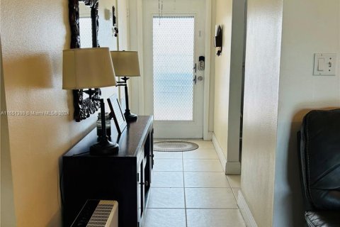 Condo in Coral Springs, Florida, 2 bedrooms  № 1333559 - photo 4