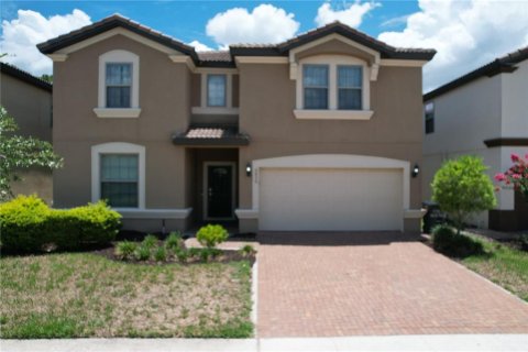 House in Kissimmee, Florida 9 bedrooms, 407.93 sq.m. № 1286279 - photo 1