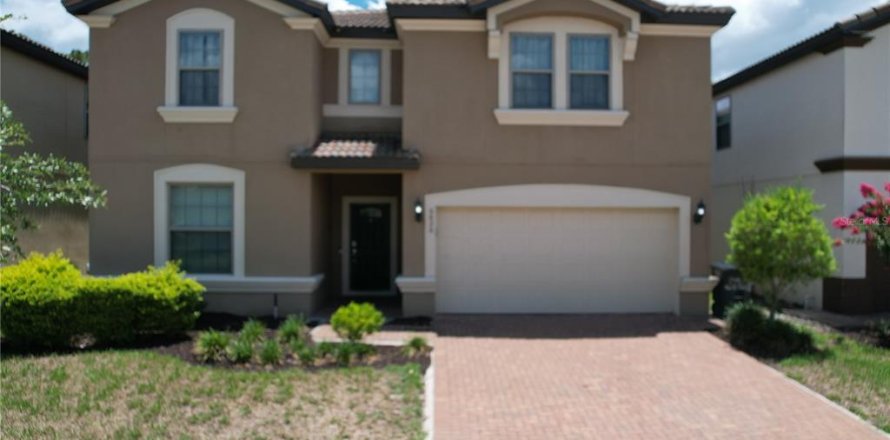 Casa en Kissimmee, Florida 9 dormitorios, 407.93 m2 № 1286279