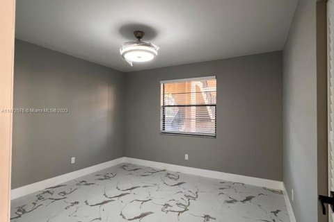 Condominio en venta en Tamarac, Florida, 2 dormitorios, 117.99 m2 № 783327 - foto 7