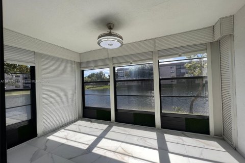 Condominio en venta en Tamarac, Florida, 2 dormitorios, 117.99 m2 № 783327 - foto 27