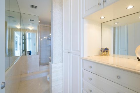 Condo in West Palm Beach, Florida, 3 bedrooms  № 994053 - photo 21