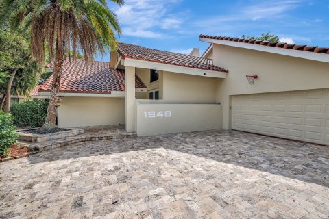 Casa en venta en Deerfield Beach, Florida, 5 dormitorios, 341.97 m2 № 1118733 - foto 11
