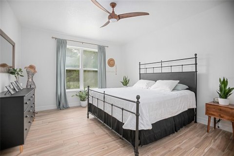 Casa en venta en Deltona, Florida, 3 dormitorios, 159.7 m2 № 1148004 - foto 16