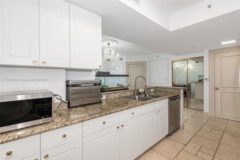 Condo in Aventura, Florida, 2 bedrooms  № 1004784 - photo 18