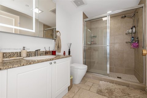 Condo in Aventura, Florida, 2 bedrooms  № 1004784 - photo 26