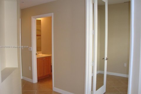 Townhouse in Palm Beach Gardens, Florida 3 bedrooms, 194.72 sq.m. № 1394357 - photo 8