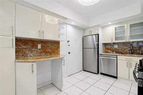 Copropriété à vendre à Hallandale Beach, Floride: 1 chambre, 85.47 m2 № 1394358 - photo 13