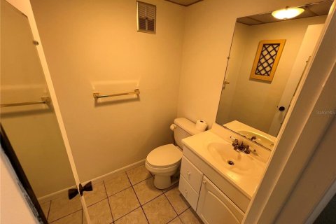 Condo in New Port Richey, Florida, 1 bedroom  № 1376634 - photo 29