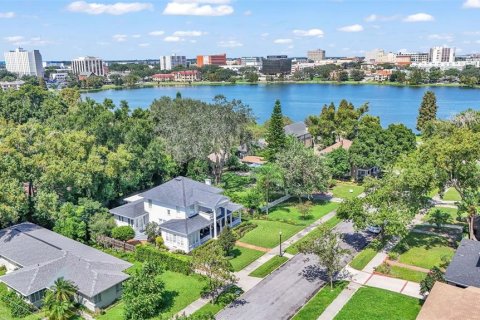 House in Lakeland, Florida 3 bedrooms, 227.24 sq.m. № 1404819 - photo 3