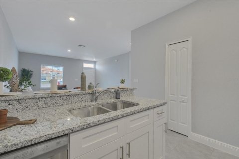 Adosado en venta en Kissimmee, Florida, 2 dormitorios, 97.55 m2 № 1372327 - foto 18