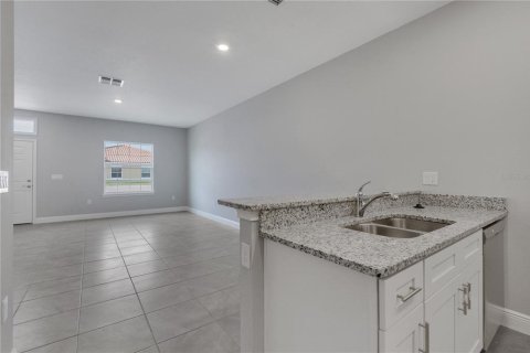 Touwnhouse à vendre à Kissimmee, Floride: 2 chambres, 97.55 m2 № 1372327 - photo 13