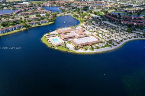 Condo in Pembroke Pines, Florida, 2 bedrooms  № 1417268 - photo 28