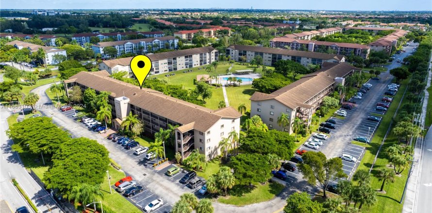 Condo in Pembroke Pines, Florida, 2 bedrooms  № 1417268