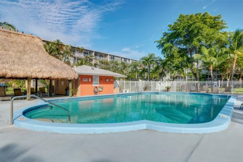 Condominio en venta en Hollywood, Florida, 2 dormitorios, 91.97 m2 № 913152 - foto 8