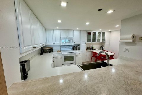 Condominio en venta en Key Biscayne, Florida, 2 dormitorios, 139.91 m2 № 909379 - foto 8