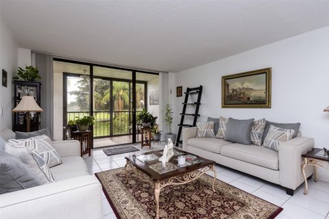 Condo in Weston, Florida, 2 bedrooms  № 1231568 - photo 18