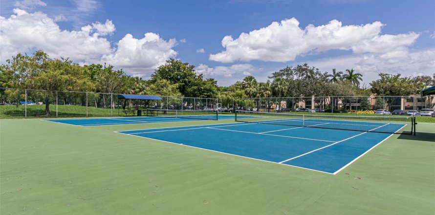 Condo in Weston, Florida, 2 bedrooms  № 1231568