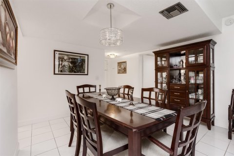 Condo in Weston, Florida, 2 bedrooms  № 1231568 - photo 22