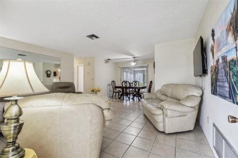 Casa en venta en Port Richey, Florida, 3 dormitorios, 115.94 m2 № 1414355 - foto 5