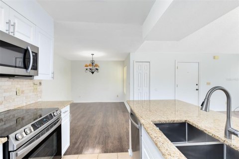 Condo in Kissimmee, Florida, 2 bedrooms  № 1340698 - photo 5