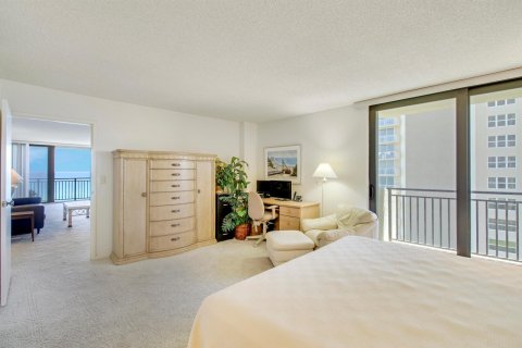 Condo in Riviera Beach, Florida, 2 bedrooms  № 1221676 - photo 10