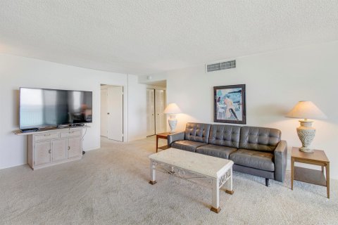 Condo in Riviera Beach, Florida, 2 bedrooms  № 1221676 - photo 6