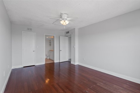 Condo in Lauderhill, Florida, 2 bedrooms  № 1175170 - photo 14