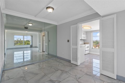 Condominio en venta en Lauderhill, Florida, 2 dormitorios, 93.65 m2 № 1175170 - foto 9