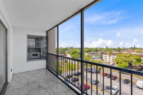 Condominio en venta en Lauderhill, Florida, 2 dormitorios, 93.65 m2 № 1175170 - foto 4