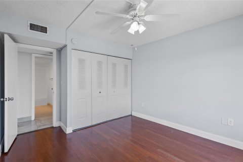 Condo in Lauderhill, Florida, 2 bedrooms  № 1175170 - photo 11