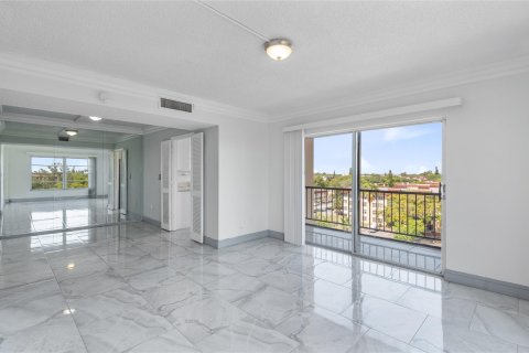 Condo in Lauderhill, Florida, 2 bedrooms  № 1175170 - photo 7