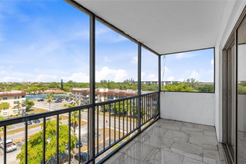 Condominio en venta en Lauderhill, Florida, 2 dormitorios, 93.65 m2 № 1175170 - foto 5