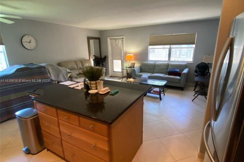 Condo in Delray Beach, Florida, 1 bedroom  № 1310576 - photo 7