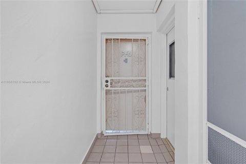 Copropriété à vendre à Miami Beach, Floride: 1 chambre, 66.7 m2 № 1310528 - photo 4