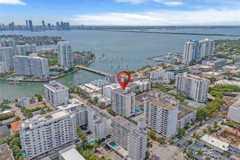 Condominio en venta en Miami Beach, Florida, 1 dormitorio, 66.7 m2 № 1310528 - foto 1