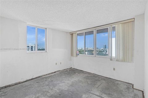 Condominio en venta en Miami Beach, Florida, 1 dormitorio, 66.7 m2 № 1310528 - foto 12