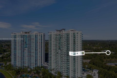 Condominio en venta en Sunrise, Florida, 3 dormitorios, 145.86 m2 № 1310488 - foto 2