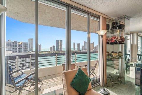 Condo in Aventura, Florida, 3 bedrooms  № 1310487 - photo 8