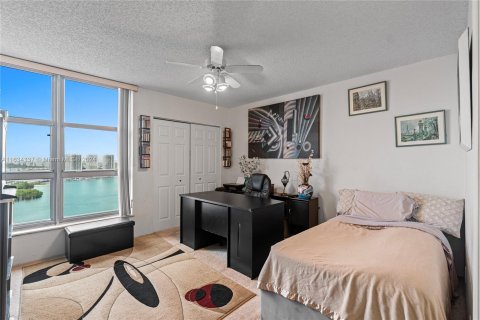 Condo in Aventura, Florida, 3 bedrooms  № 1310487 - photo 23