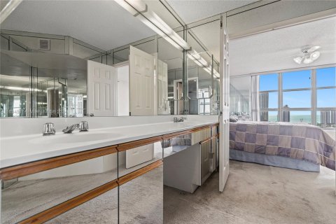 Copropriété à vendre à Aventura, Floride: 3 chambres, 157.38 m2 № 1310487 - photo 17